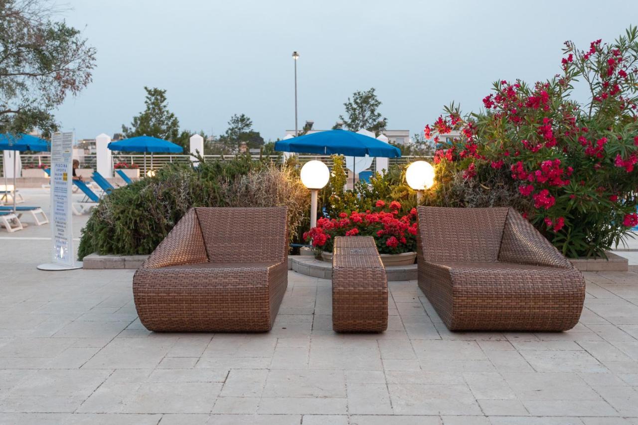 Club Azzurro Hotel & Resort Porto Cesareo Exterior photo