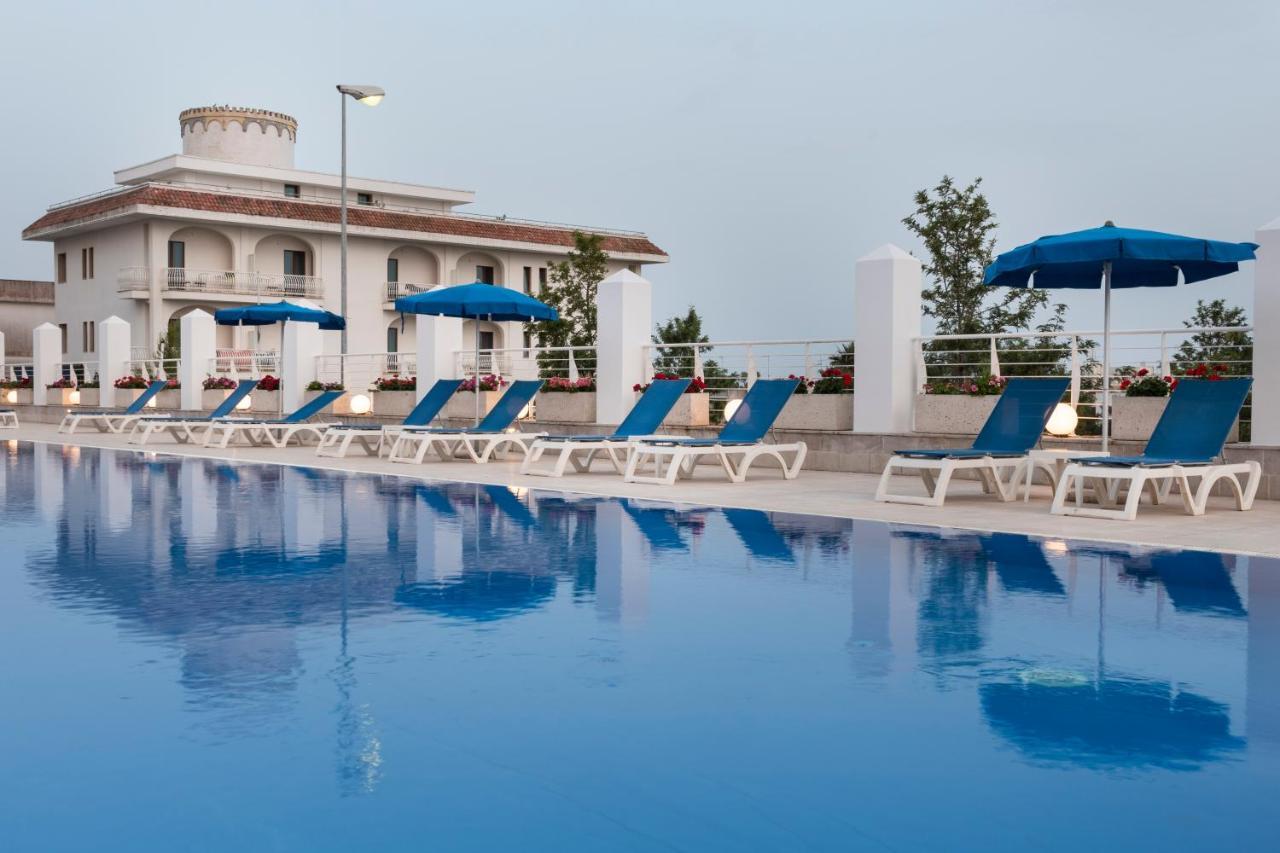 Club Azzurro Hotel & Resort Porto Cesareo Exterior photo