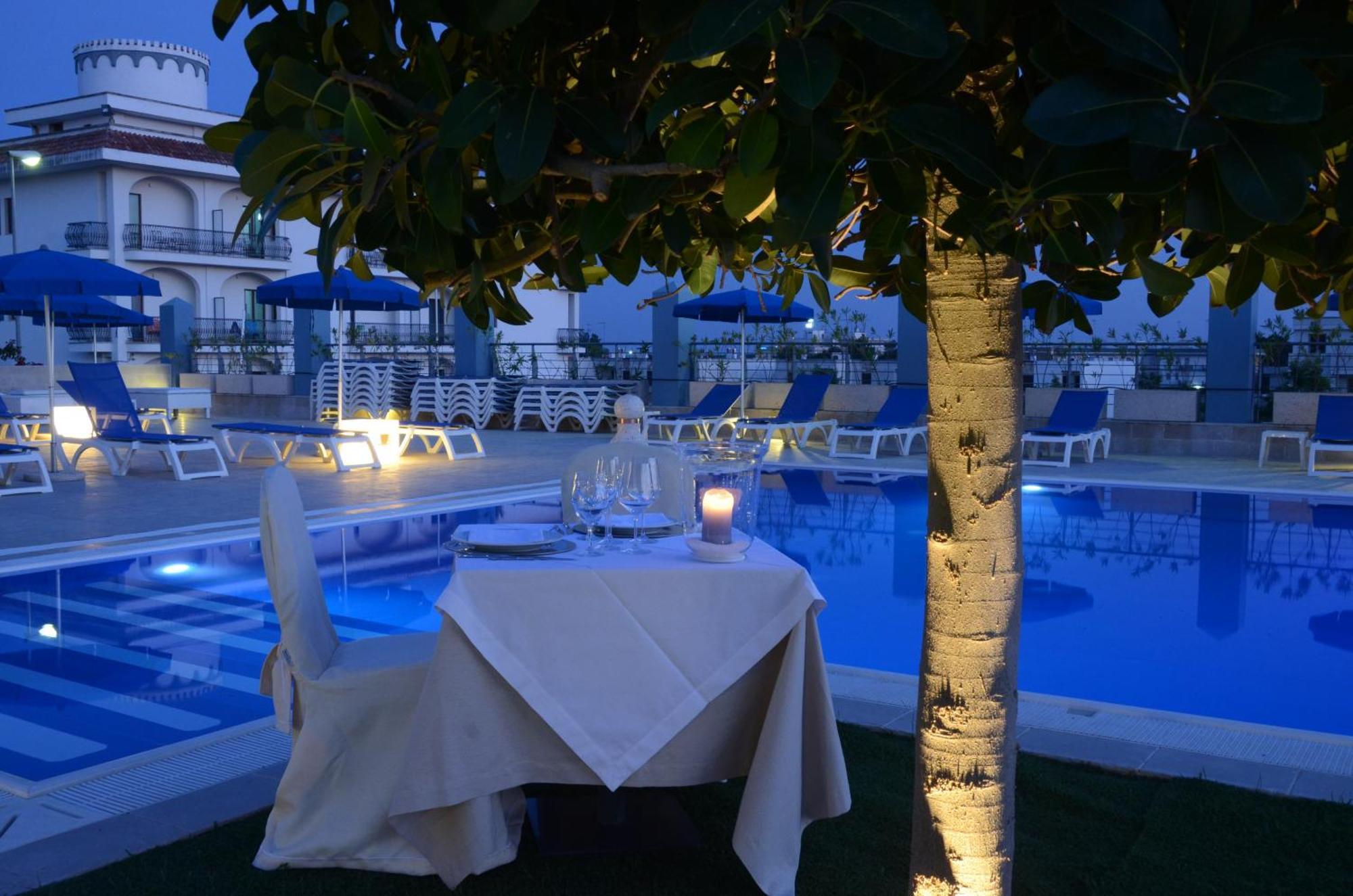 Club Azzurro Hotel & Resort Porto Cesareo Exterior photo